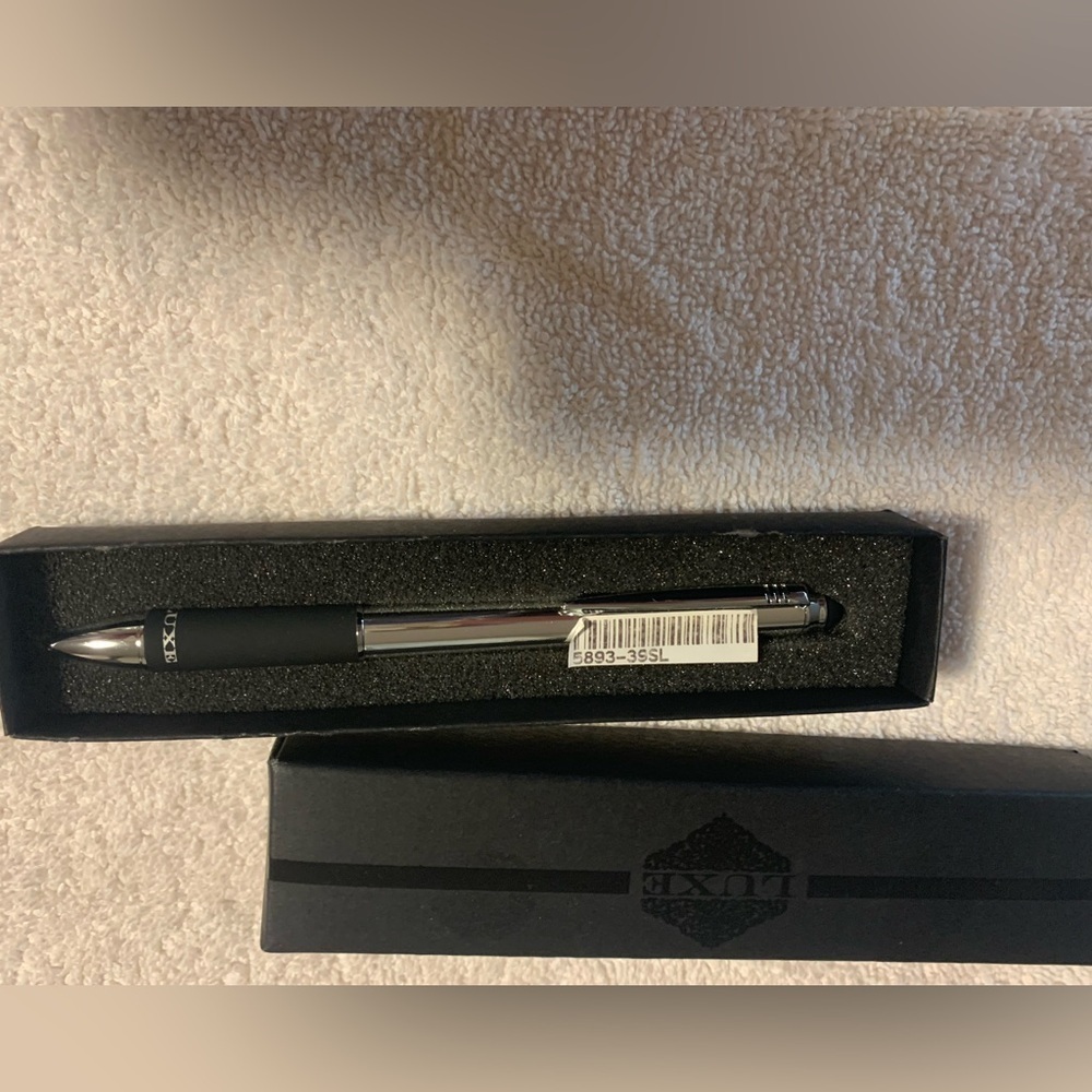 3/$20 nwt pen
